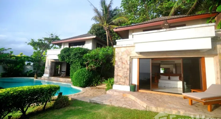For sale 4 bedrooms villa in Mueang Phuket, Phuket
