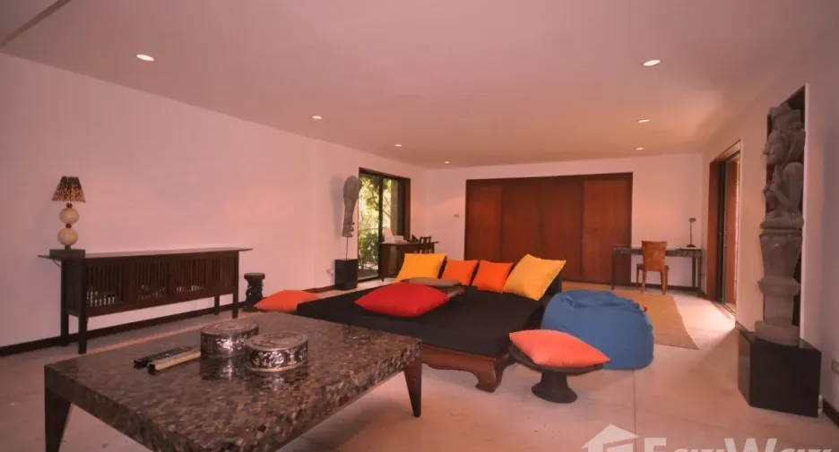 For sale 4 bedrooms villa in Mueang Phuket, Phuket