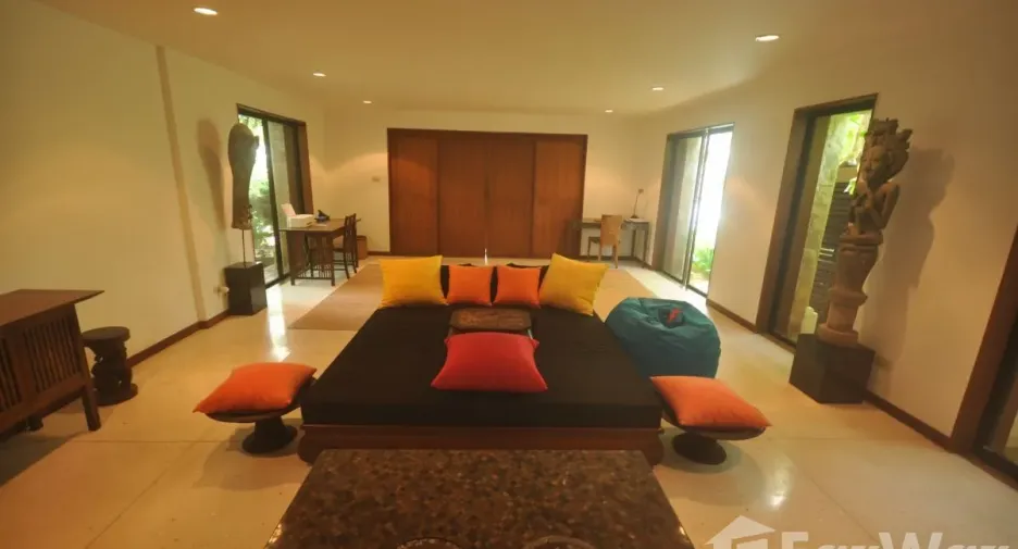For sale 4 bedrooms villa in Mueang Phuket, Phuket