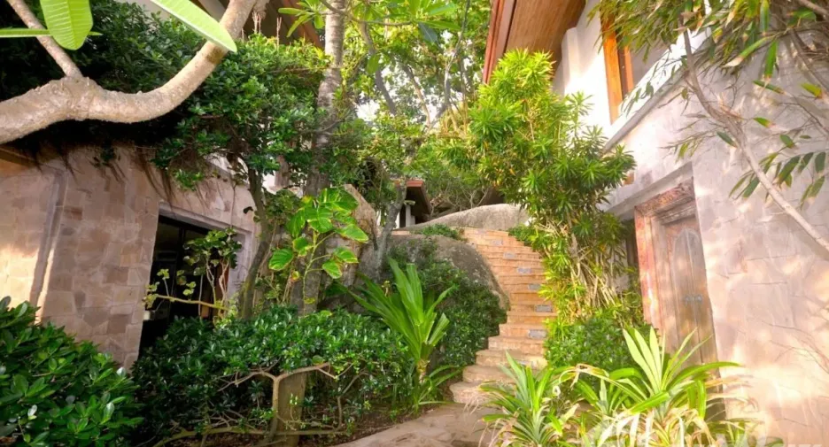 For sale 4 bedrooms villa in Mueang Phuket, Phuket