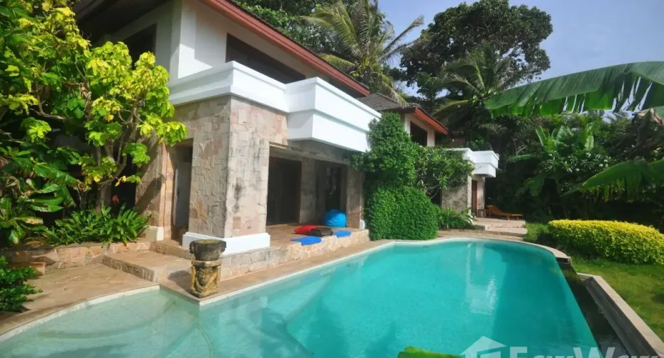 For sale 4 bedrooms villa in Mueang Phuket, Phuket