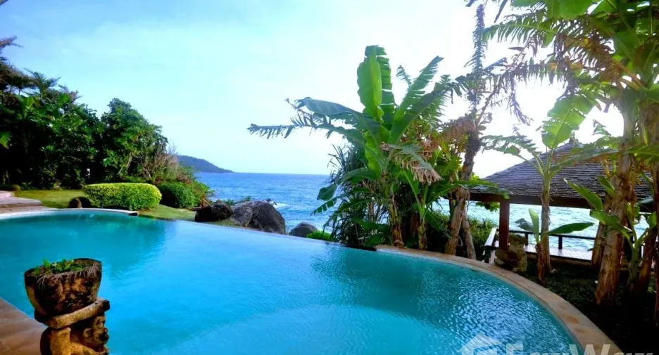For sale 4 bedrooms villa in Mueang Phuket, Phuket
