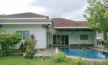 Casa en alquiler de 3 habitaciones en Sattahip, Chonburi
