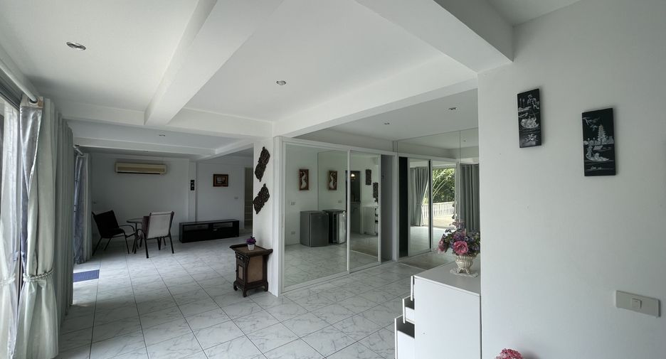 Villa en alquiler de 3 habitaciones en Mueang Phuket, Phuket