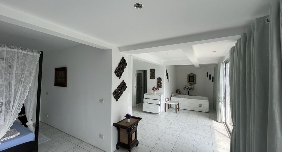 Villa en alquiler de 3 habitaciones en Mueang Phuket, Phuket