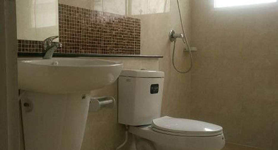 For sale 3 bedrooms house in Lat Krabang, Bangkok