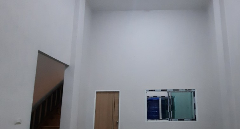 Reihenhaus zum Kauf mit 6 Zimmer in Mueang Chiang Mai, Chiang Mai