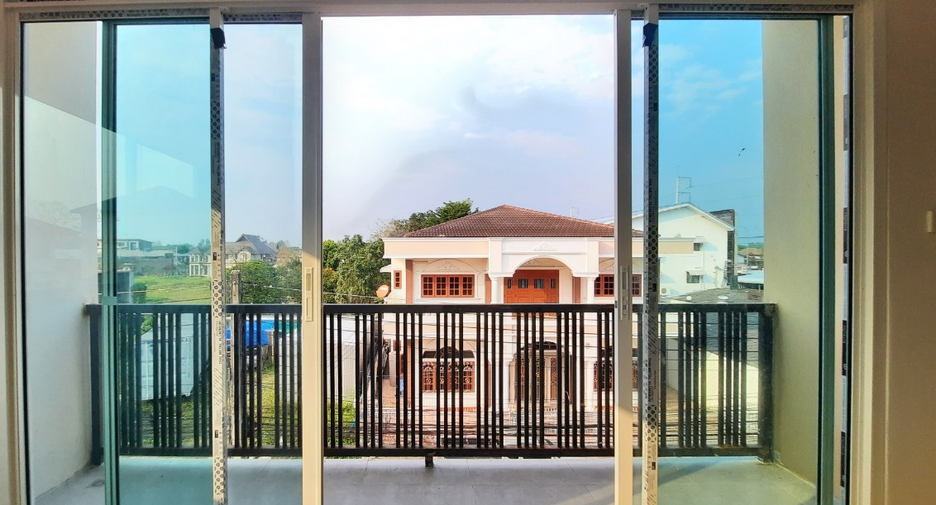 Reihenhaus zum Kauf mit 6 Zimmer in Mueang Chiang Mai, Chiang Mai