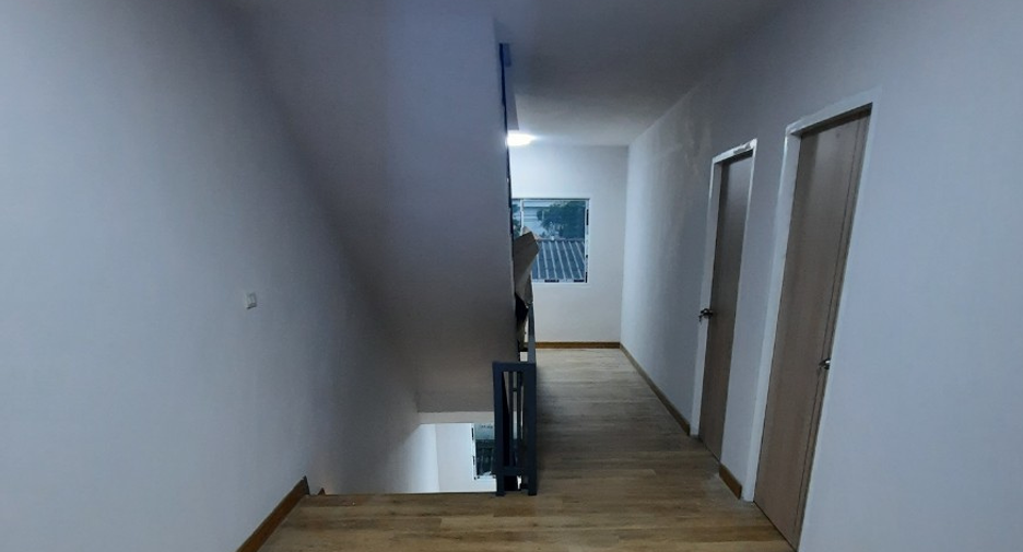 Reihenhaus zum Kauf mit 6 Zimmer in Mueang Chiang Mai, Chiang Mai