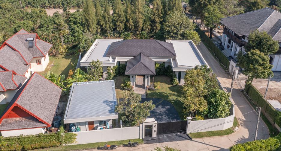 For sale 3 bedrooms villa in Saraphi, Chiang Mai