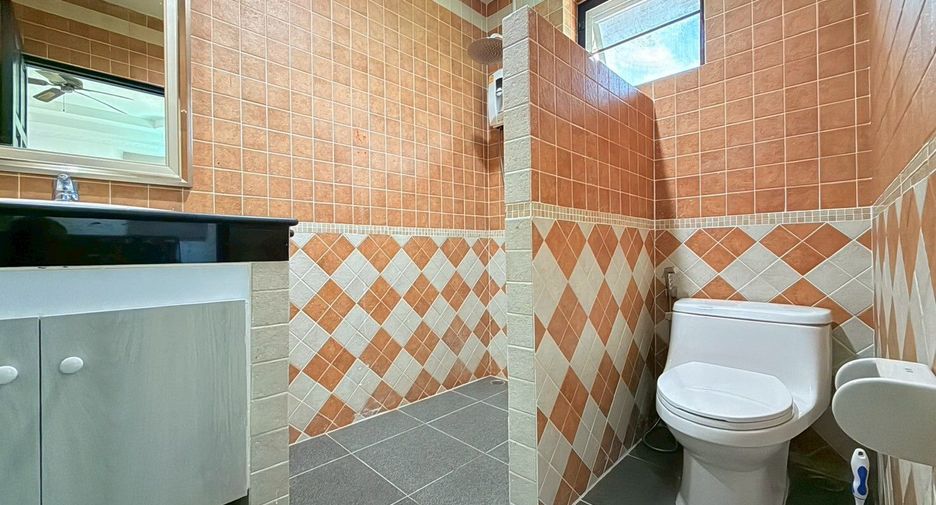 Продажа 5 спальни дом в Банг Ламунг, Чонбури