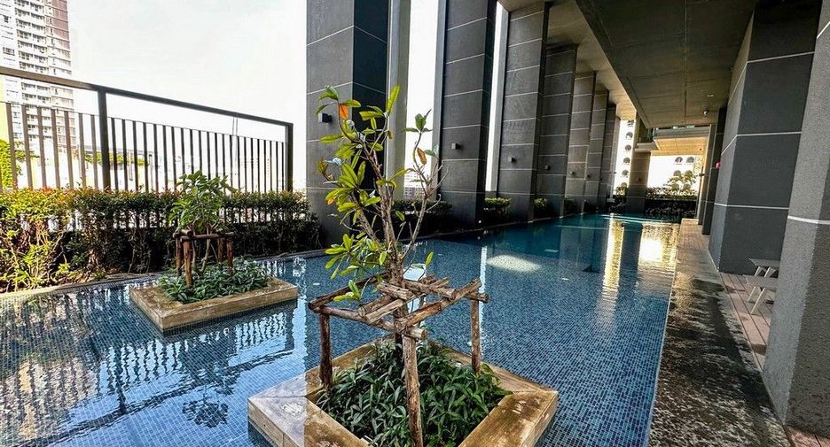For sale 2 bedrooms condo in Watthana, Bangkok