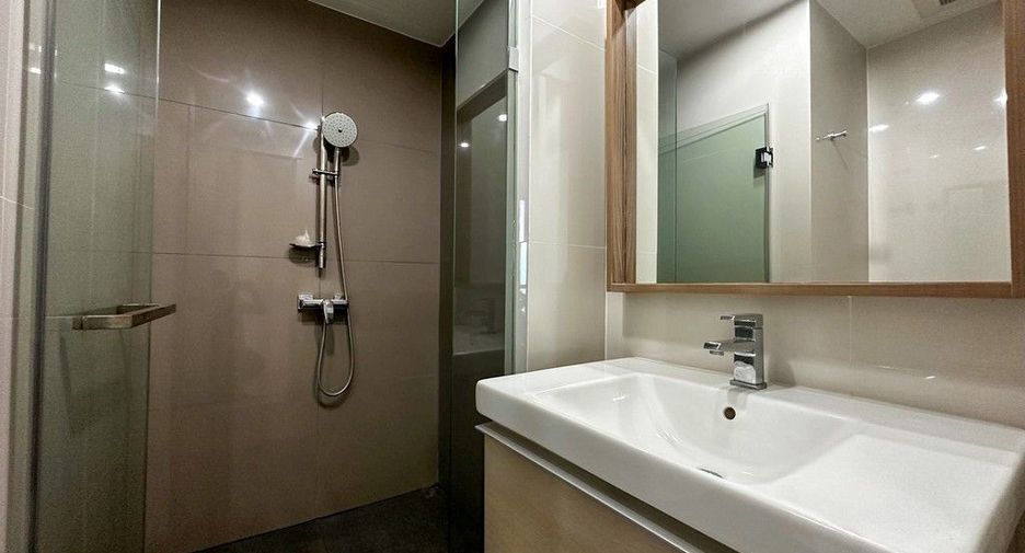 For sale 2 bedrooms condo in Watthana, Bangkok