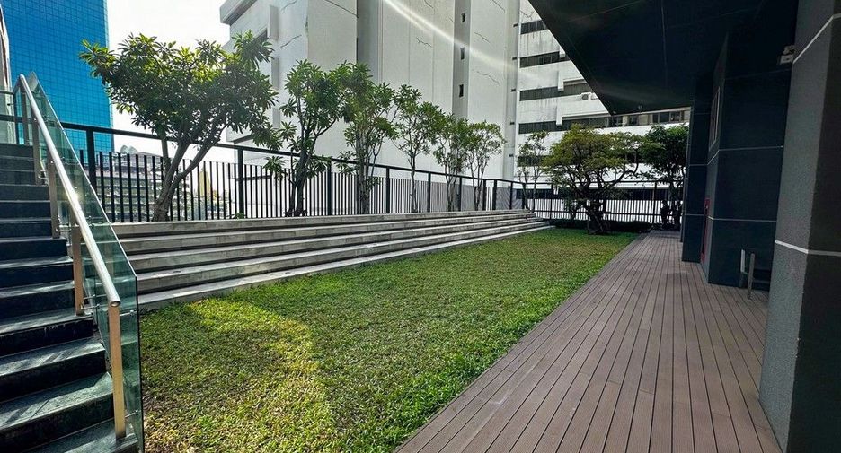 For sale 2 bedrooms condo in Watthana, Bangkok