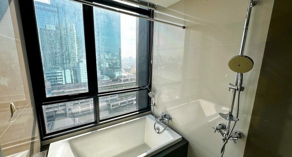 For sale 2 bedrooms condo in Watthana, Bangkok
