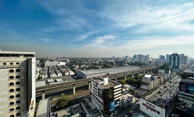 For sale 2 bedrooms condo in Watthana, Bangkok