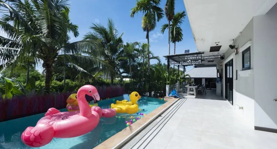 For sale and for rent 6 bedrooms villa in Hua Hin, Prachuap Khiri Khan