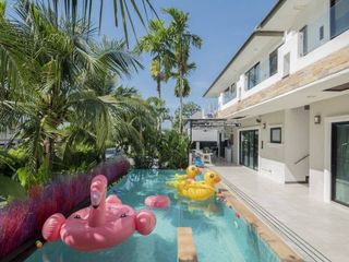 For sale and for rent 6 bedrooms villa in Hua Hin, Prachuap Khiri Khan