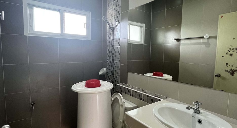 For sale 3 ベッドルーム house in Thung Khru, Bangkok