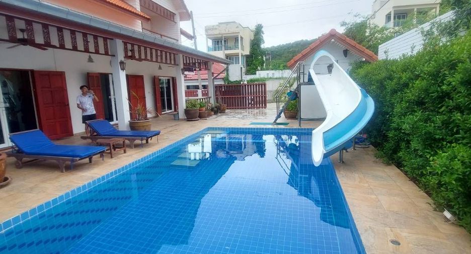 For rent 4 bedrooms house in Hua Hin, Prachuap Khiri Khan