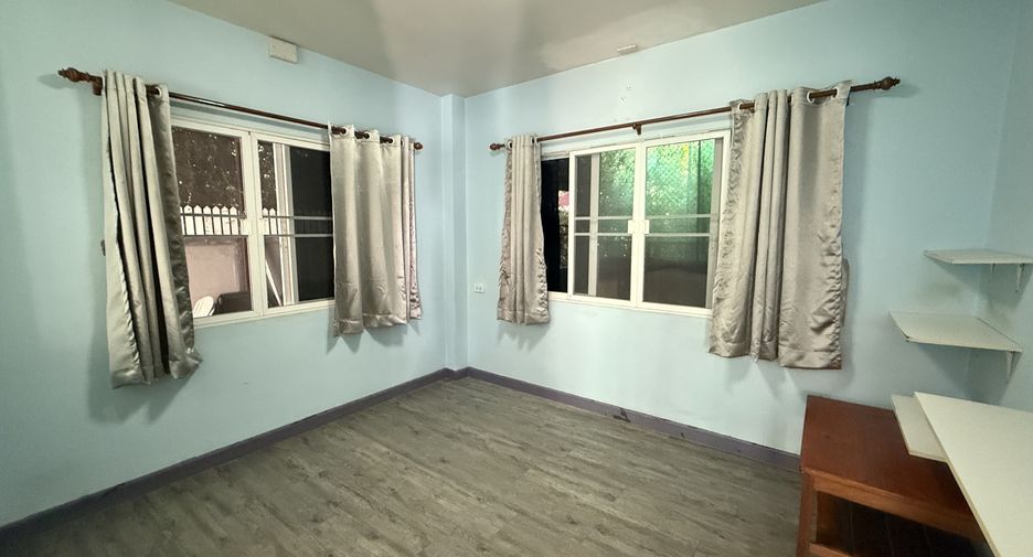 For rent 3 bedrooms house in Mueang Chiang Mai, Chiang Mai