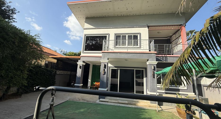 For rent 3 bedrooms house in Mueang Chiang Mai, Chiang Mai