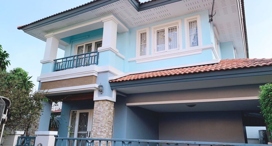 For sale 3 bedrooms house in Bang Kapi, Bangkok