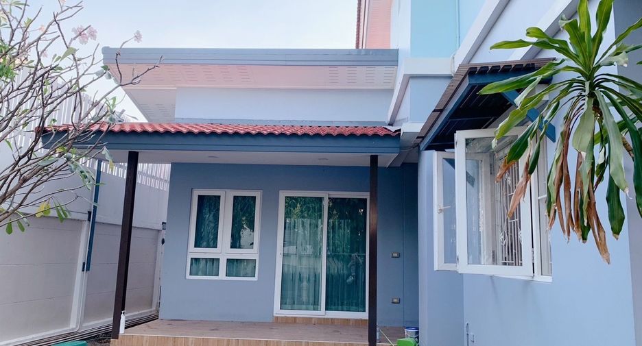 For sale 3 bedrooms house in Bang Kapi, Bangkok