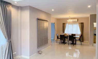 Casa en venta de 3 habitaciones en Bang Kapi, Bangkok