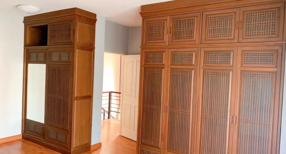 For sale 3 bedrooms house in Bang Kapi, Bangkok