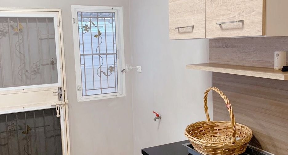 For sale 3 bedrooms house in Bang Kapi, Bangkok