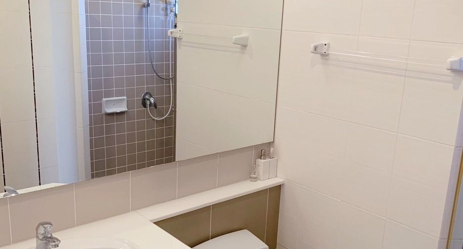 For sale 3 bedrooms house in Bang Kapi, Bangkok