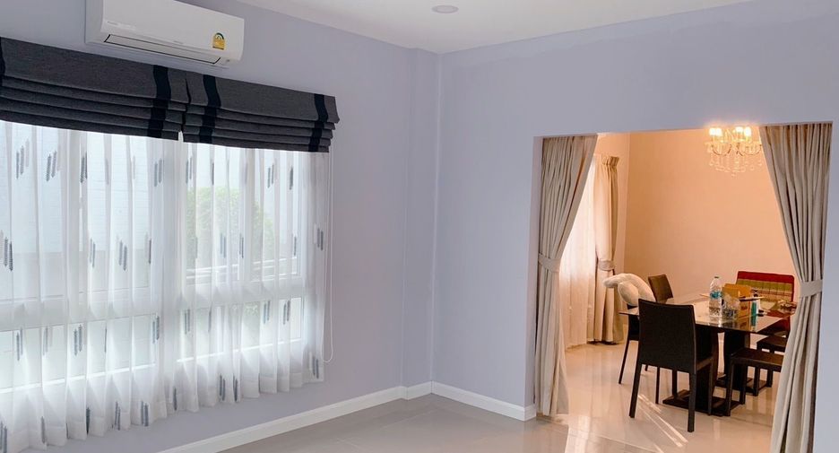 For sale 3 bedrooms house in Bang Kapi, Bangkok