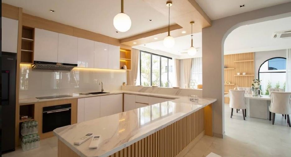 Haus zum Kauf mit 4 Zimmer in Mueang Chiang Mai, Chiang Mai