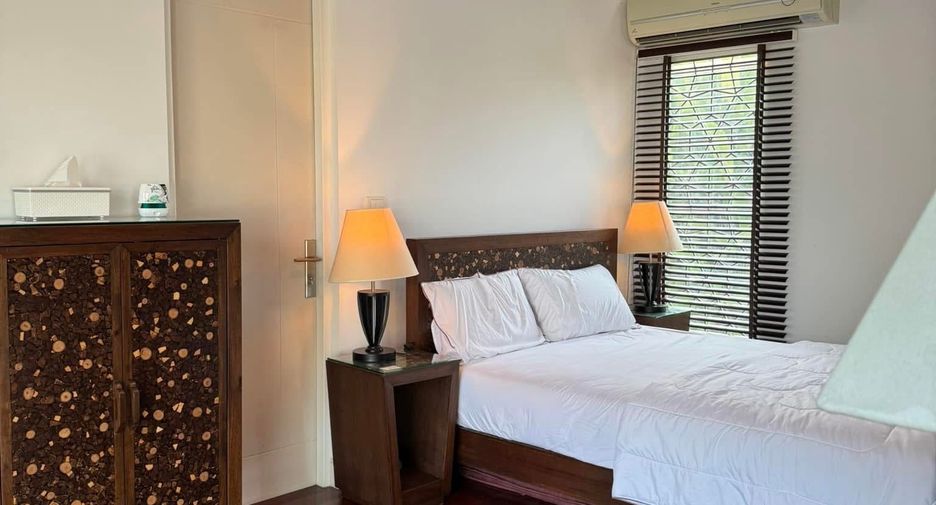 For rent 4 bedrooms house in Mueang Chiang Mai, Chiang Mai