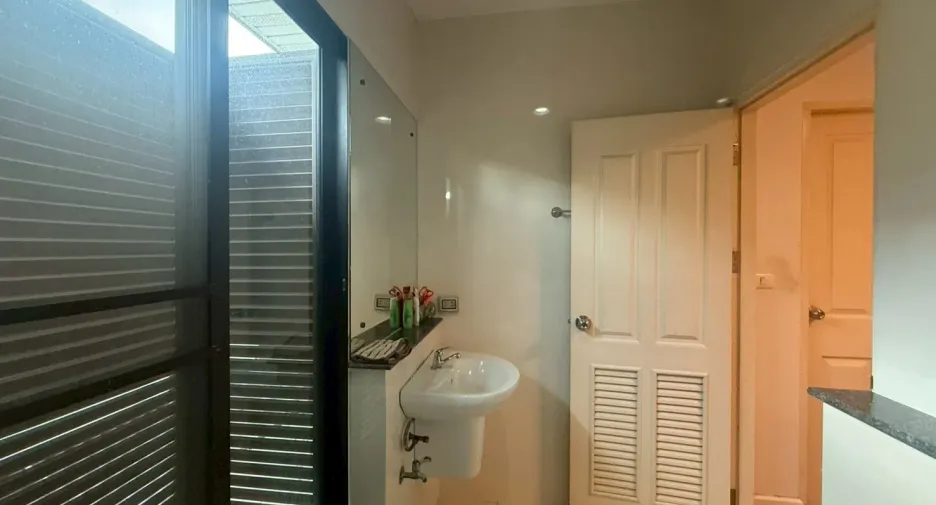For sale 3 bedrooms house in Bang Khen, Bangkok