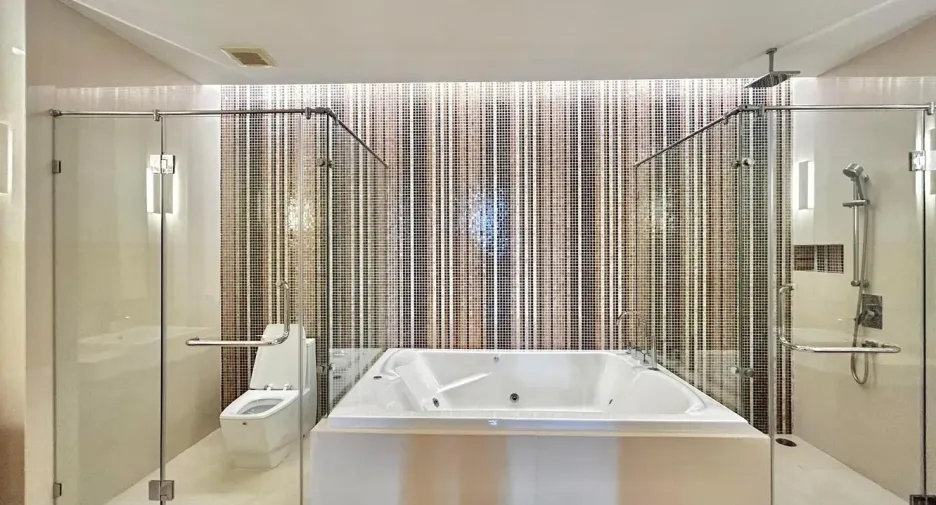 For rent 2 bedrooms condo in Bang Lamung, Chonburi