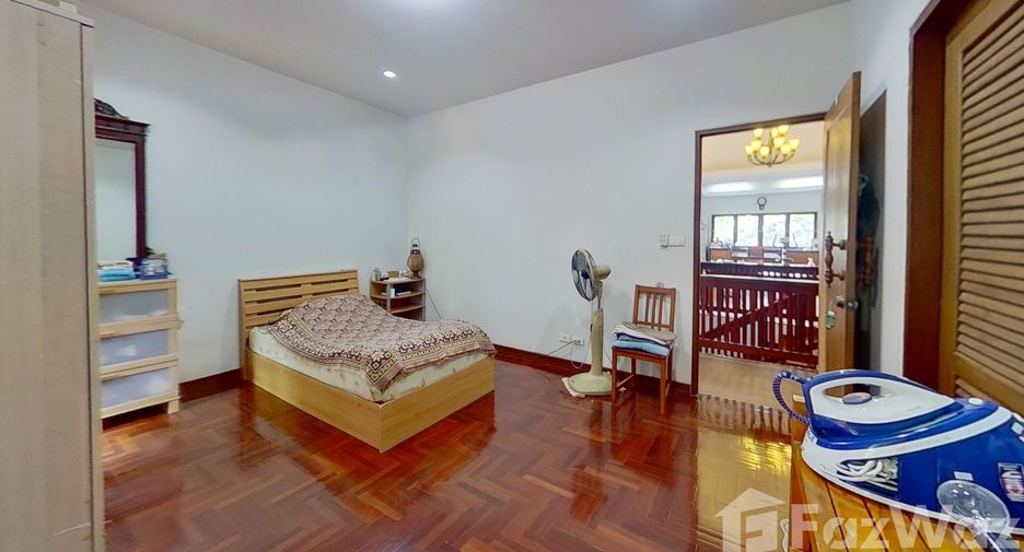 For sale 5 bedrooms house in Mueang Chiang Mai, Chiang Mai