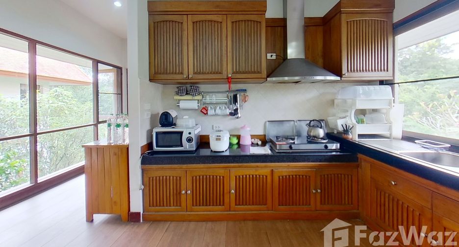 For sale 5 bedrooms house in Mueang Chiang Mai, Chiang Mai