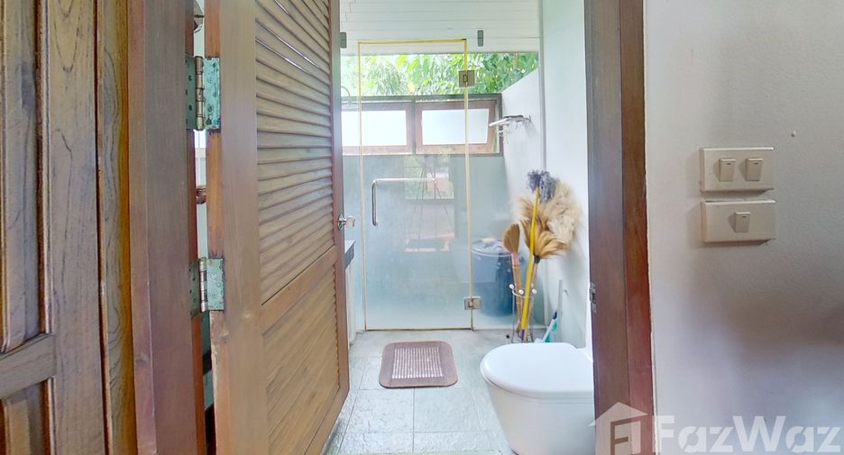 For sale 5 bedrooms house in Mueang Chiang Mai, Chiang Mai