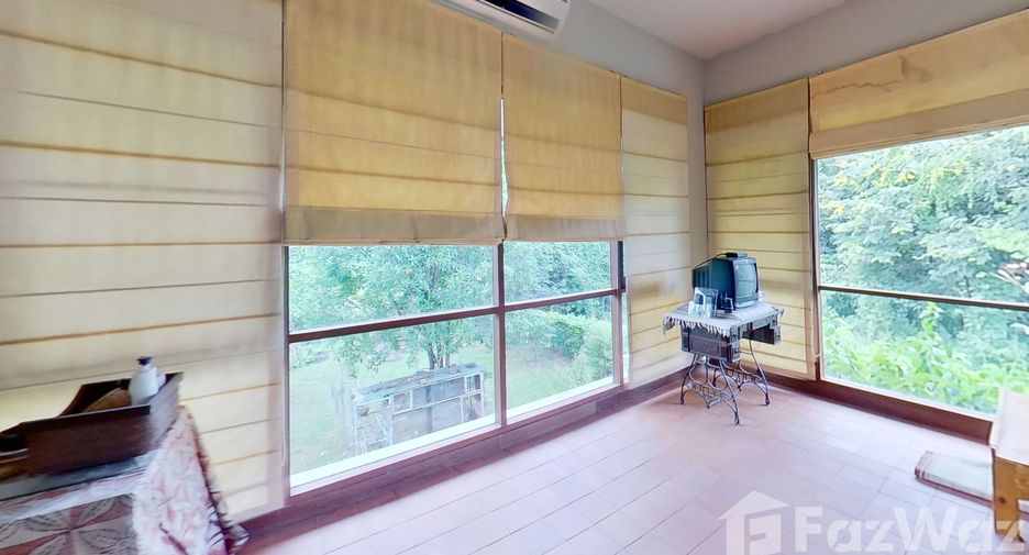 For sale 5 bedrooms house in Mueang Chiang Mai, Chiang Mai