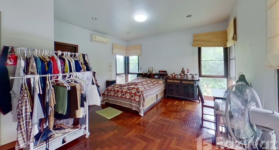 For sale 5 bedrooms house in Mueang Chiang Mai, Chiang Mai