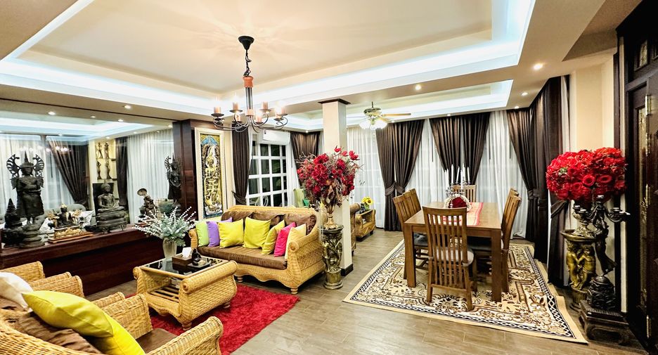 For sale 4 bedrooms villa in Mueang Buriram, Buriram
