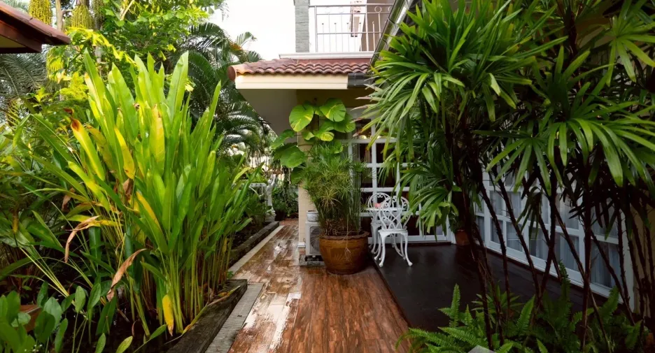 For sale 4 bedrooms villa in Mueang Buriram, Buriram