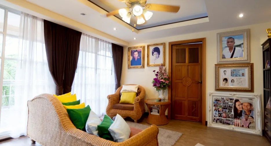 For sale 4 bedrooms villa in Mueang Buriram, Buriram