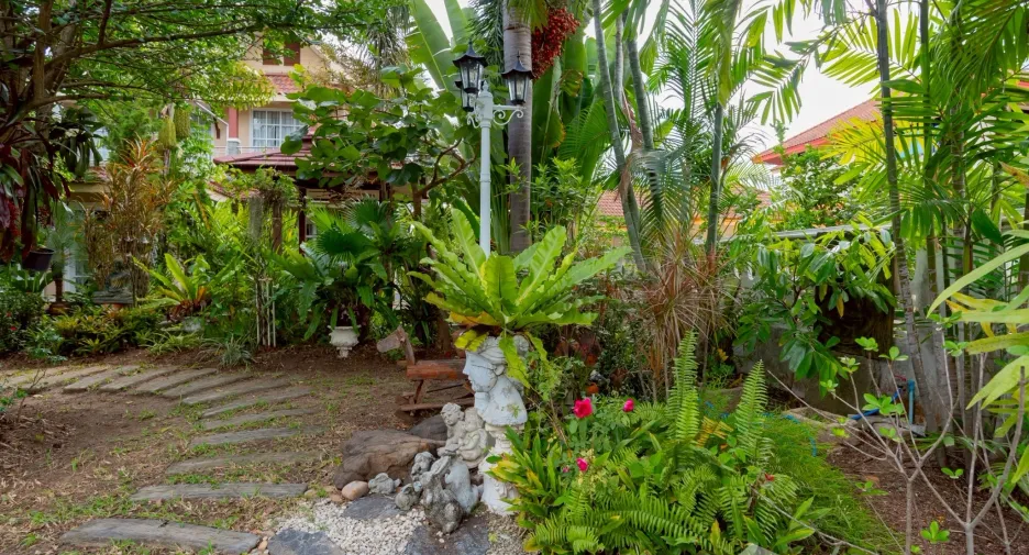 For sale 4 bedrooms villa in Mueang Buriram, Buriram