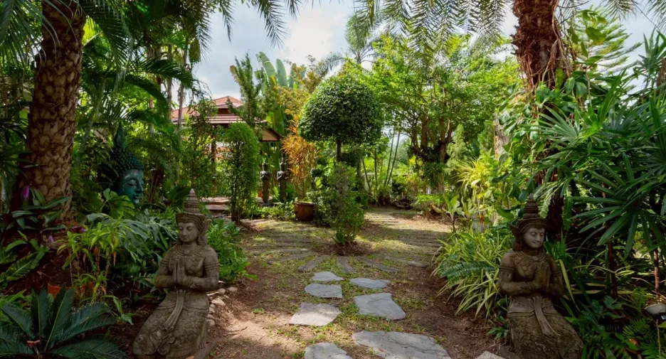 For sale 4 bedrooms villa in Mueang Buriram, Buriram