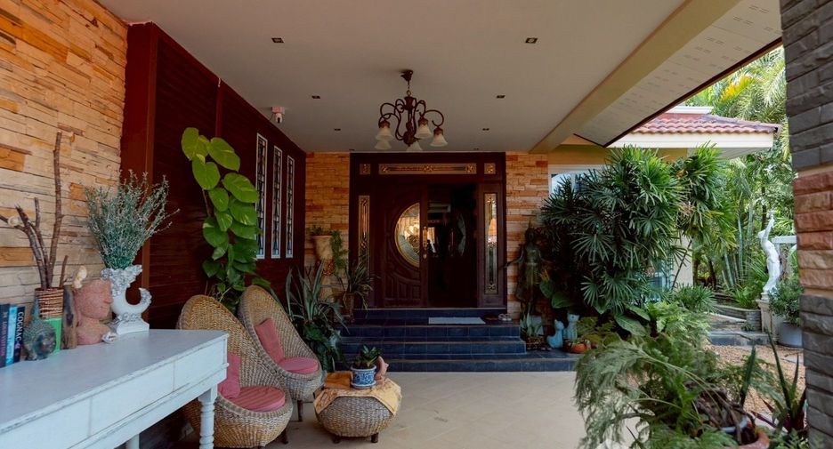 For sale 4 bedrooms villa in Mueang Buriram, Buriram