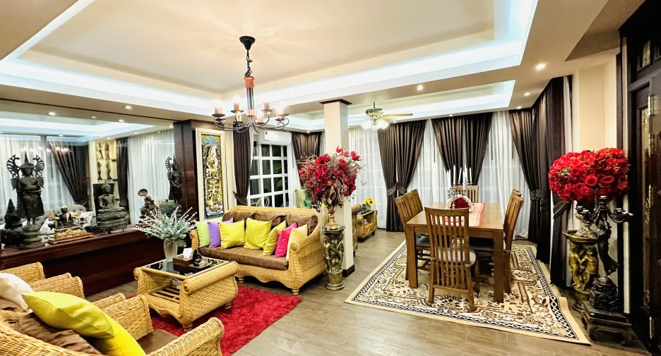 For sale 4 bedrooms villa in Mueang Buriram, Buriram