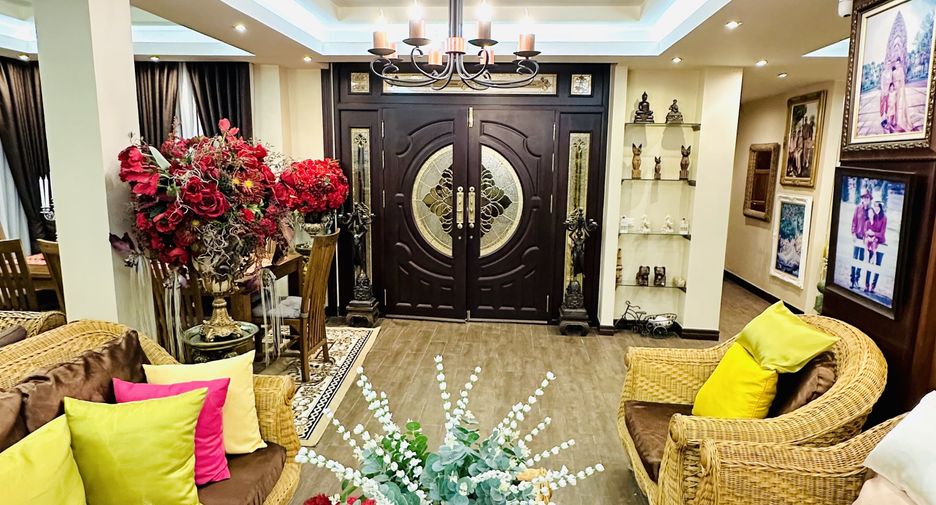 For sale 4 bedrooms villa in Mueang Buriram, Buriram